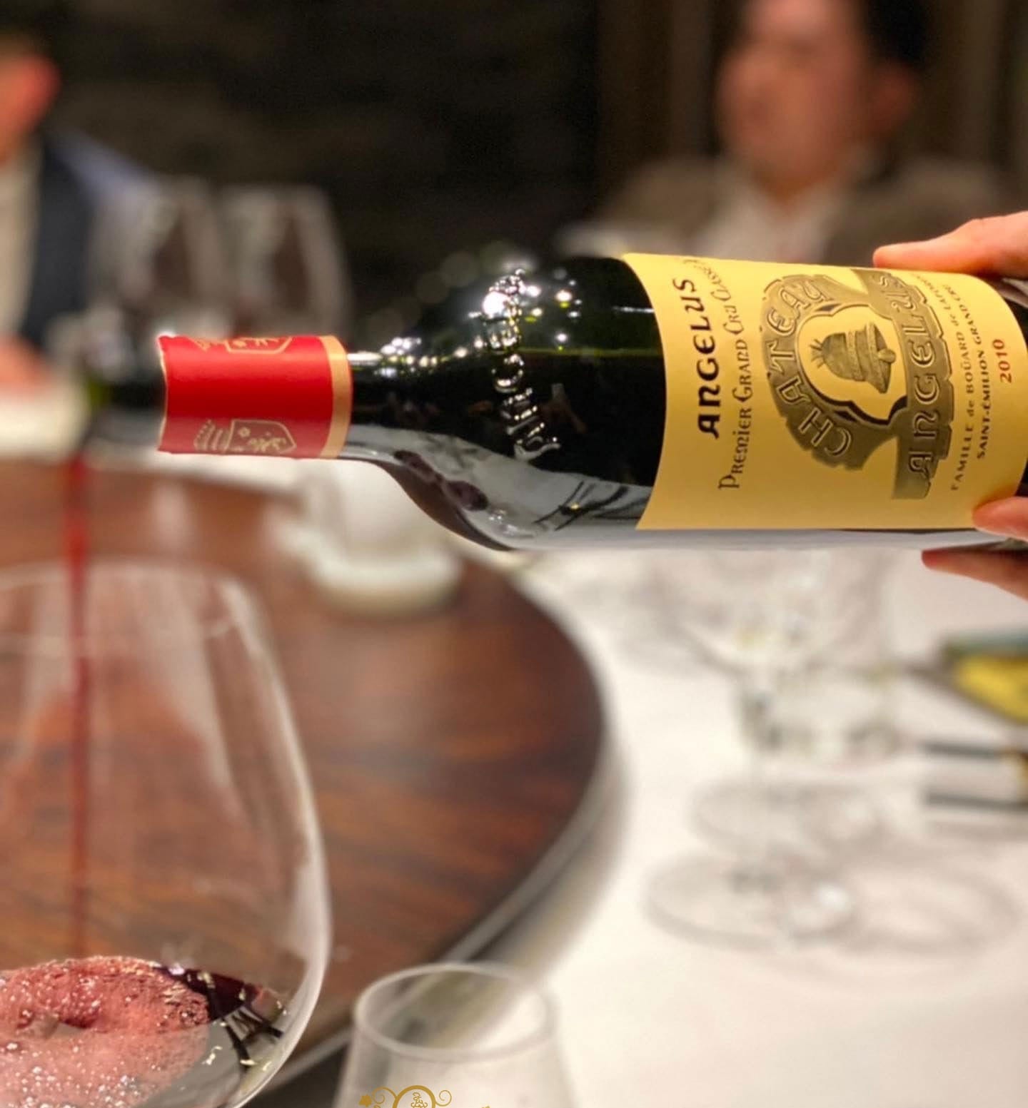 Angelus-Saint-Emilion-Grand-Cru-2010.1